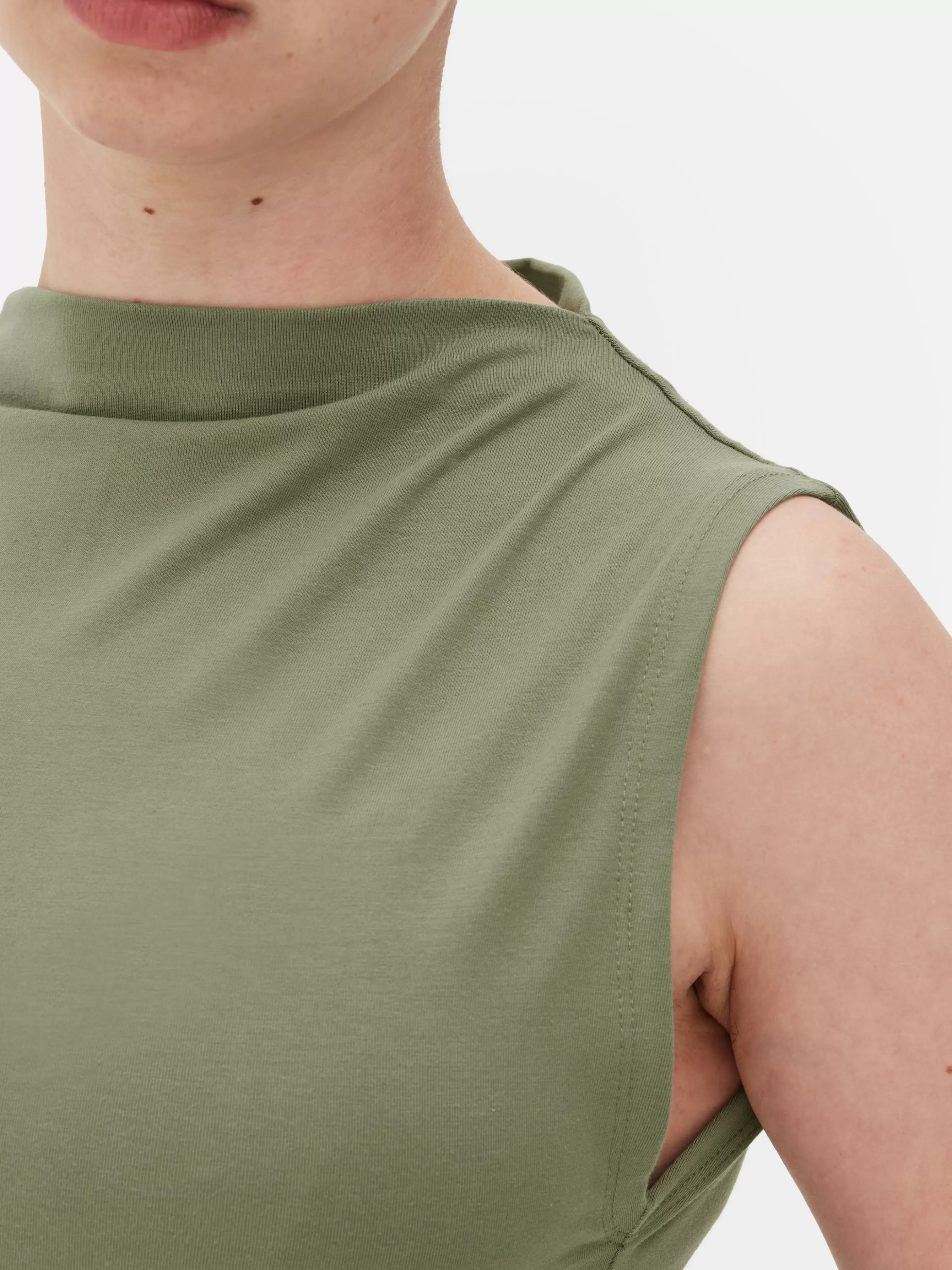 body_s_mangas_gola_subida_2.webp MULHER Primark Body S/ Mangas Gola Subida