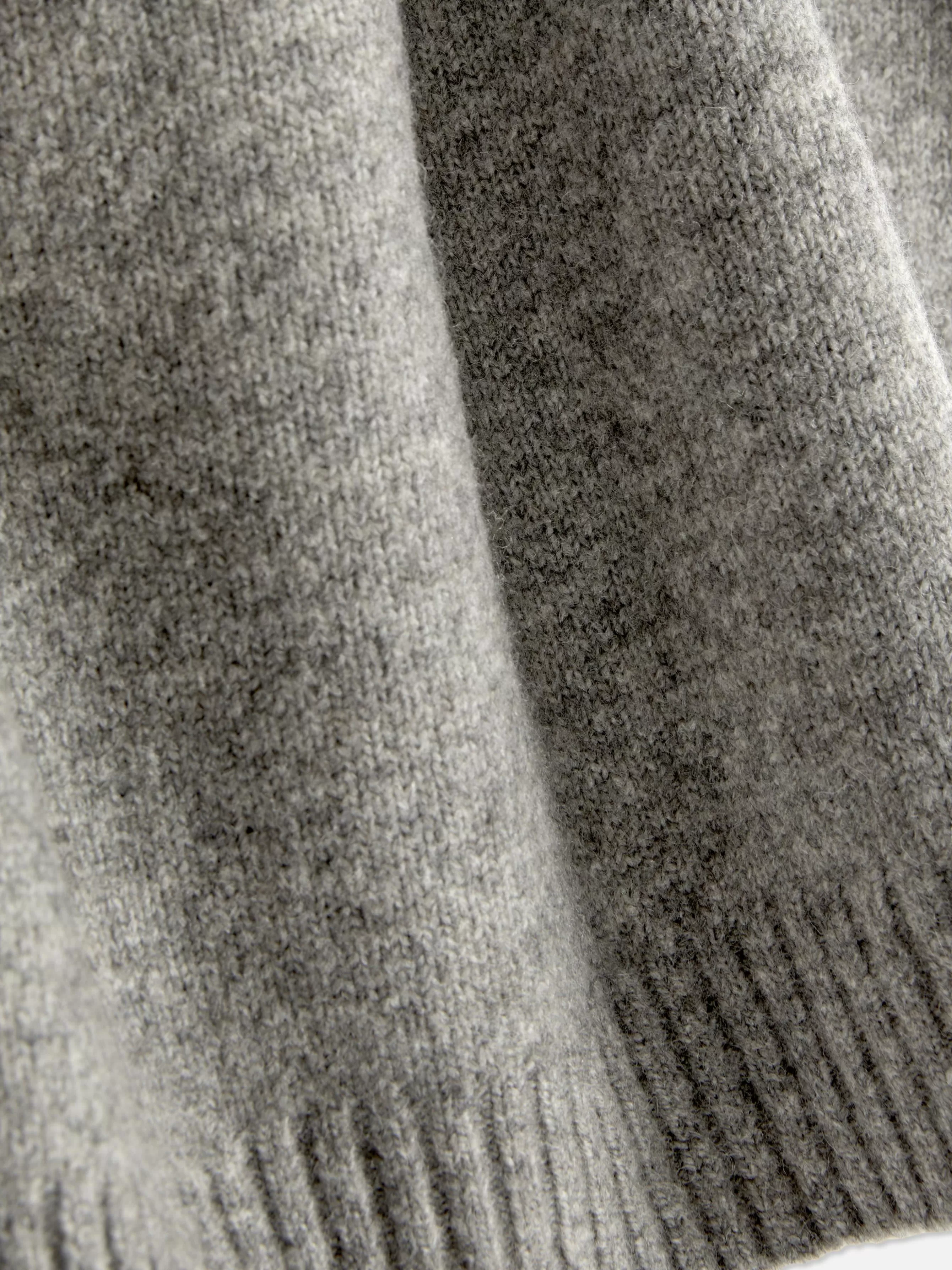 top_s_mangas_malha_decote_v_6-3.webp MULHER Primark Top S/ Mangas Malha Decote V